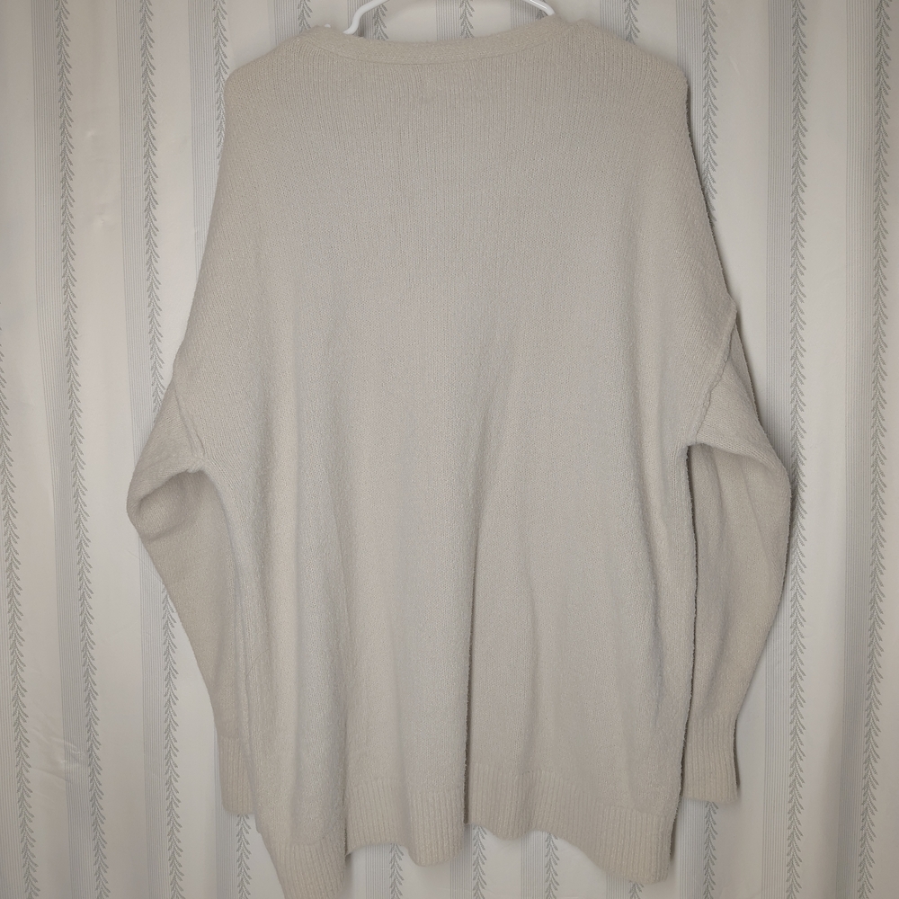 Stylus Soft Beige V-Neck Sweater - Picture 2 of 4